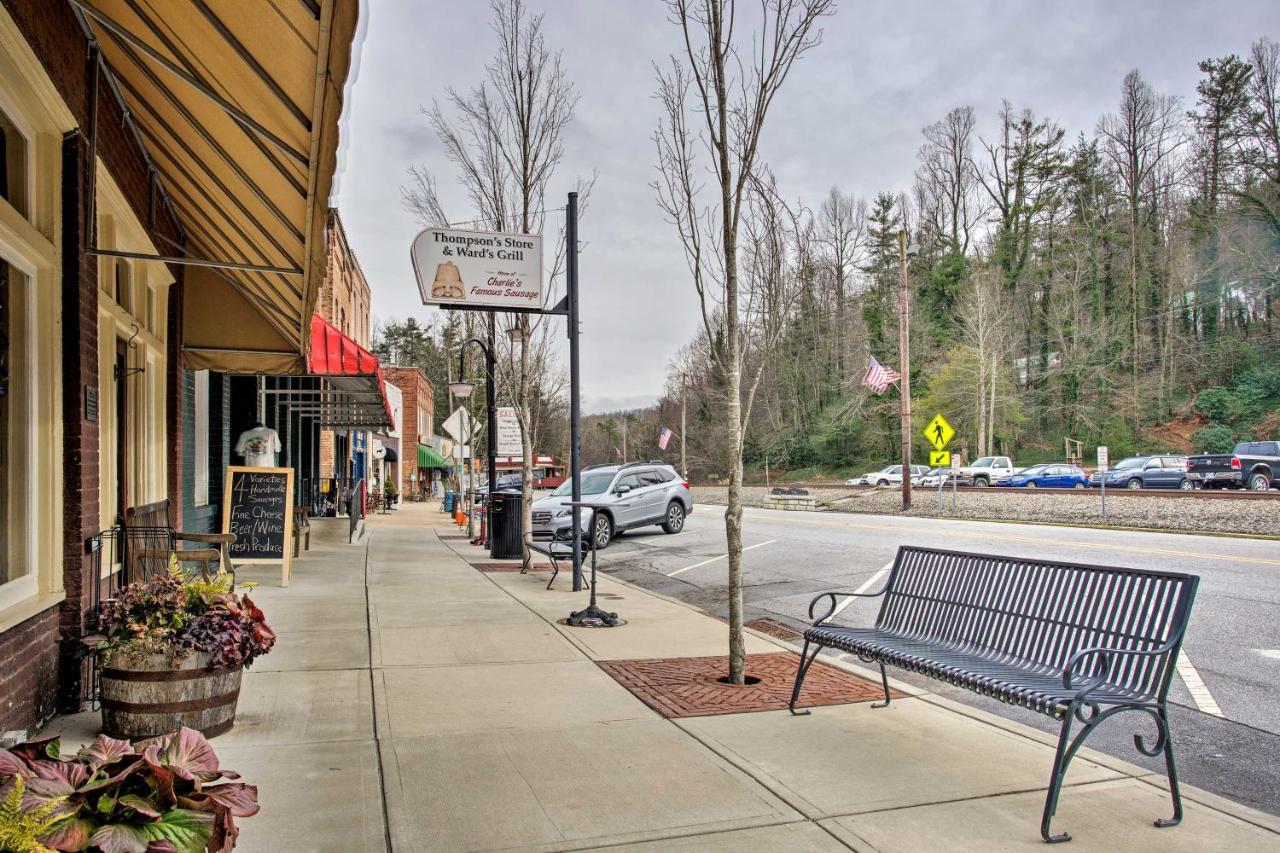 Saluda Main Street Retreat - Central Location! ภายนอก รูปภาพ