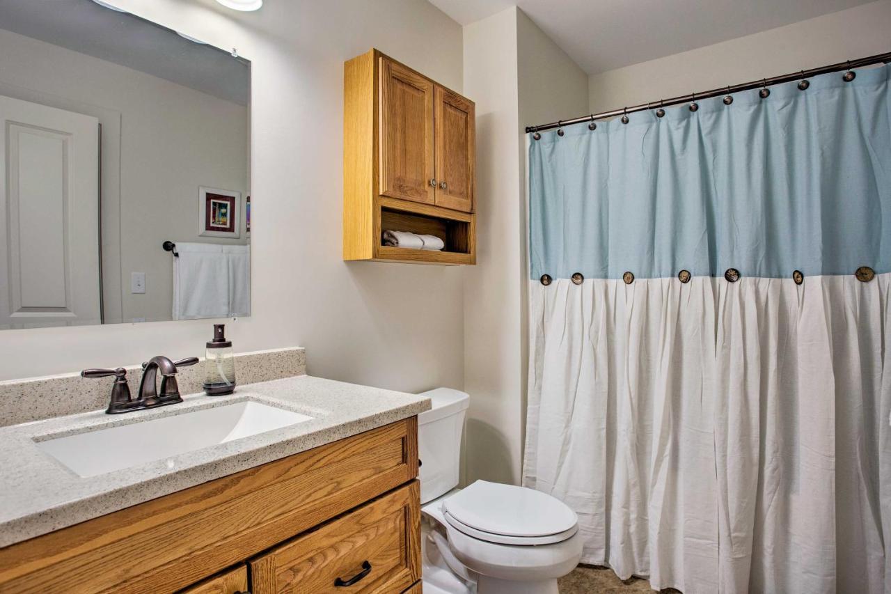 Saluda Main Street Retreat - Central Location! ภายนอก รูปภาพ