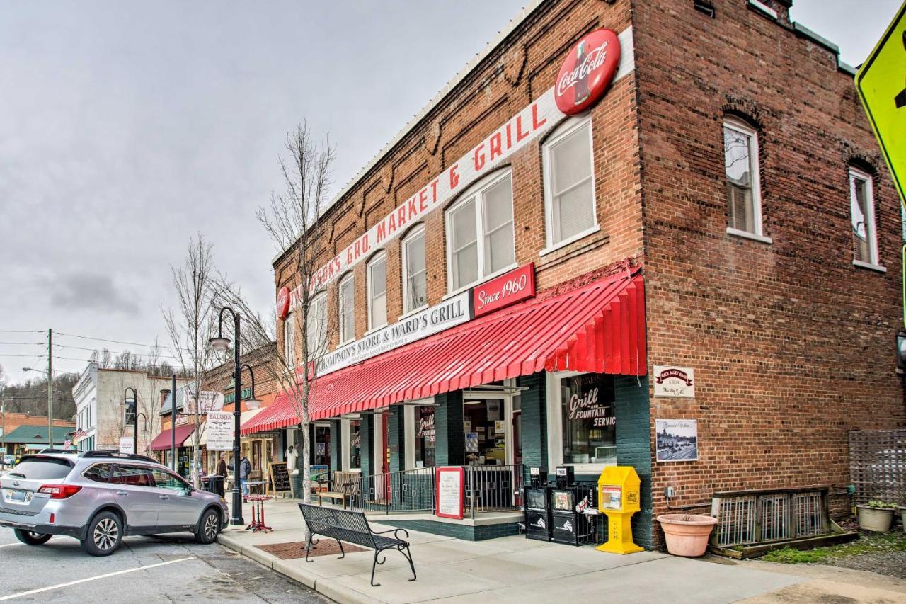Saluda Main Street Retreat - Central Location! ภายนอก รูปภาพ
